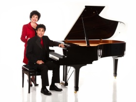 Dino Kartsonakis Sounds of the Season in Branson, MO