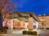 Holiday Inn Express & Suites 76 Central
