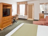 Holiday Inn Express & Suites 76 Central