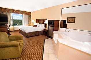 King Jacuzzi Feature Room