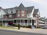 Carriage House Inn