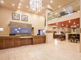 Holiday Inn Express & Suites 76 Central